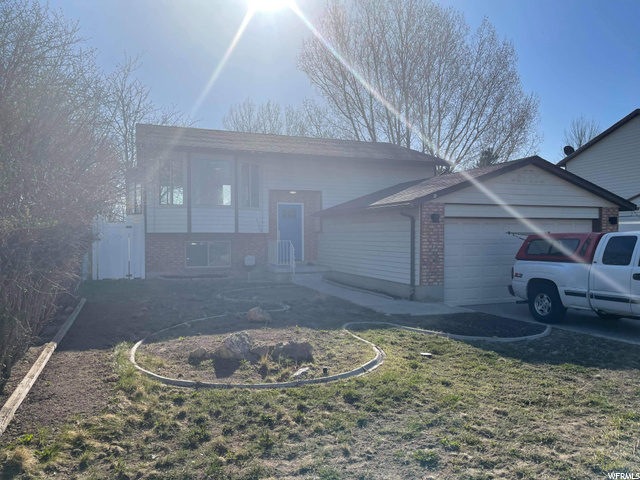 6129 S Park Wood Dr, Salt Lake City, UT 84118