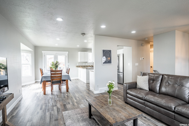 731 E Sandy Dunes Cir, Sandy, UT 84094 — photo 4