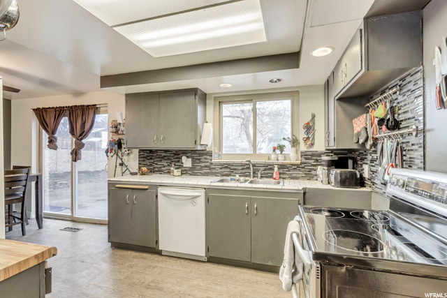 1394 E 8175 S, Sandy, UT 84093 — photo 2