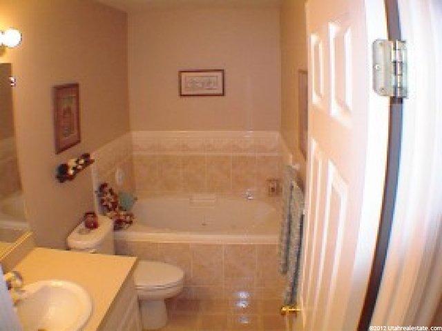 874 W 1680 N, Clinton, UT 84015 — photo 5