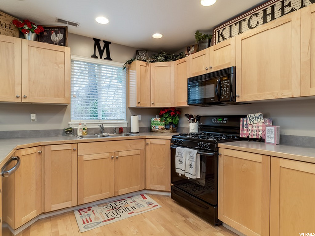 1112 S Creekside Dr E, Ogden, UT 84404 — photo 10