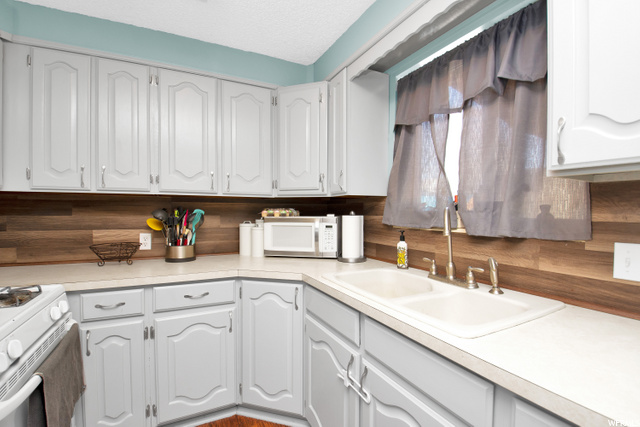 431 N 200 W, Clearfield, UT 84015 — photo 6