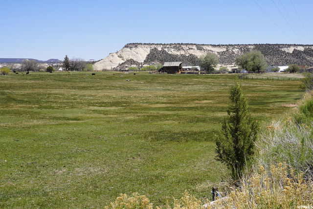 15 E 400 North St N, Boulder, UT 84716 — photo 2