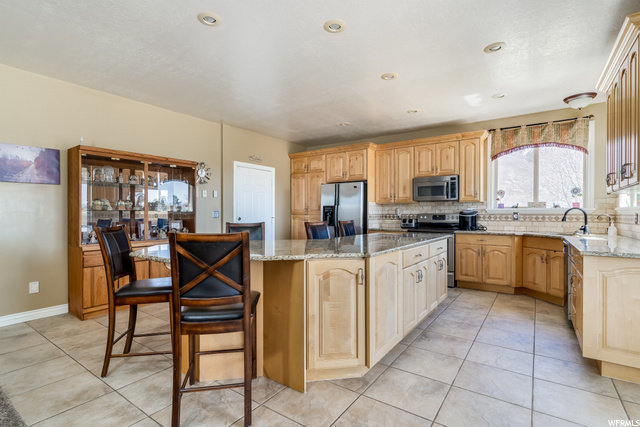 3669 N 2350 E, Layton, UT 84040 — photo 9