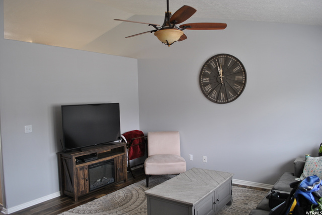 29 N 975 W, Layton, UT 84041 — photo 4