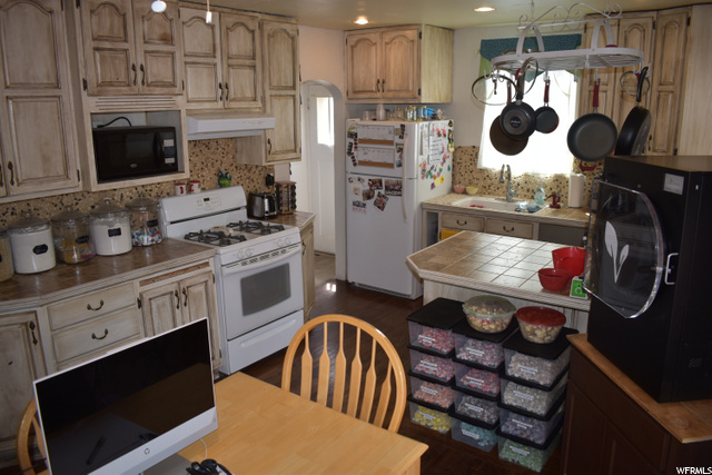 159 N Tremont, Tremonton, UT 84337 — photo 8