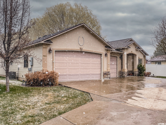 562 Chateau Way, Smithfield, UT 84335 — photo 2