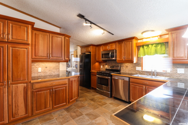 1250 E 2500 S, Naples, UT 84078 — photo 3