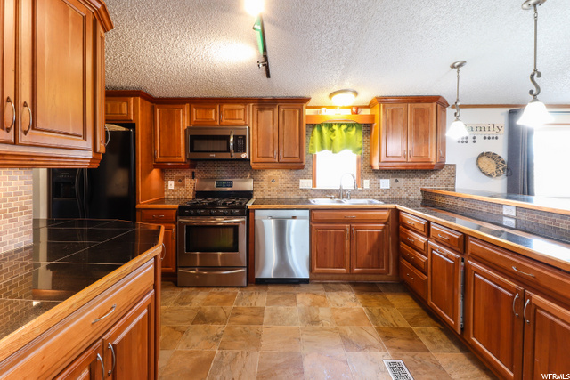 1250 E 2500 S, Naples, UT 84078 — photo 2