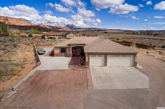 62 E Mount Peale Drive Dr E, Moab, UT 84532 — photo 2