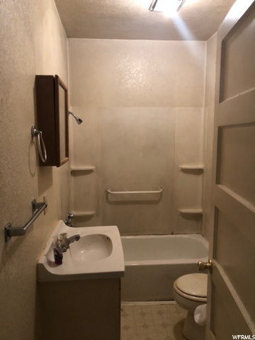 330 N State St, Ferron, UT 84523 — photo 7