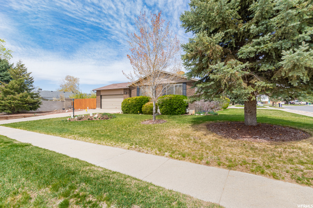 1049 E Cedar Ridge Rd, Sandy, UT 84094 — photo 2