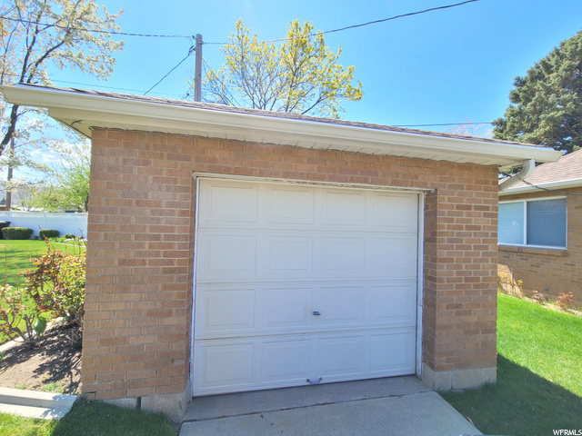 341 W Center St, Bountiful, UT 84010 — photo 6