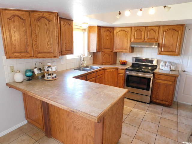 5752 S 3750 W, Roy, UT 84067 — photo 3