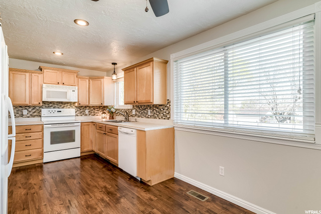 642 W 1635 N, Clinton, UT 84015 — photo 6