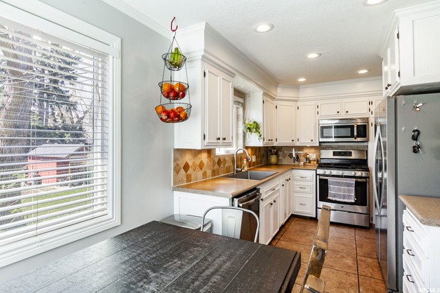 240 E 300 N, Centerville, UT 84014 — photo 11