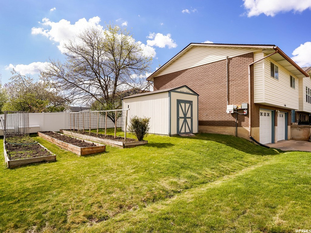 1185 N Cherrywood Dr E, Layton, UT 84040 — photo 2