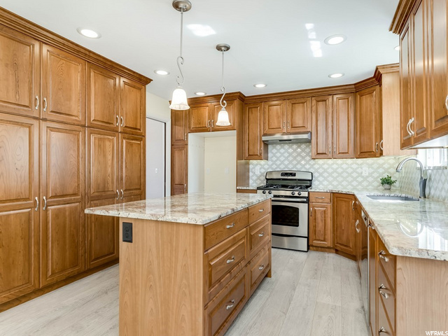 1185 N Cherrywood Dr E, Layton, UT 84040 — photo 9
