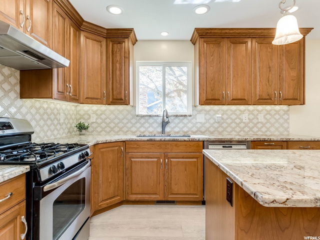 1185 N Cherrywood Dr E, Layton, UT 84040 — photo 10
