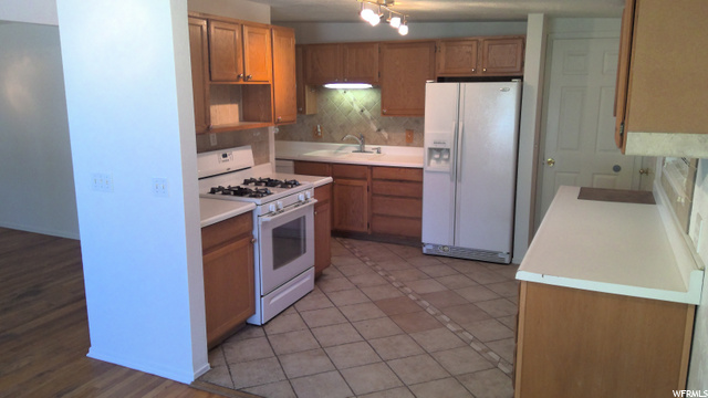 903 E Carnation Dr, Sandy, UT 84094 — photo 7