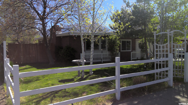 903 E Carnation Dr, Sandy, UT 84094 — photo 2
