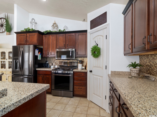209 Main St, Henefer, UT 84033 — photo 10