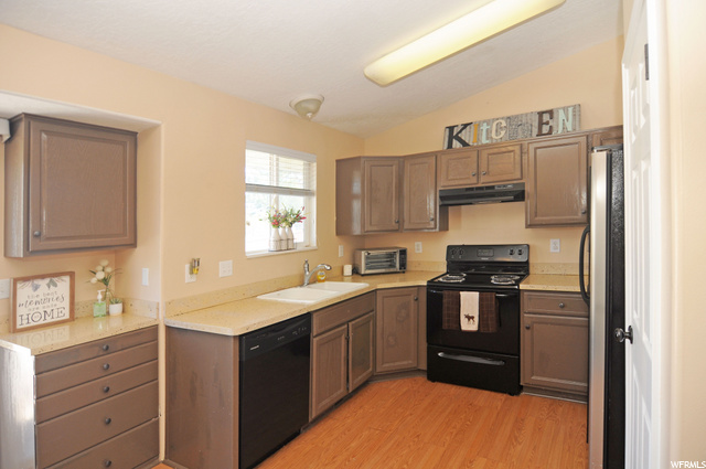 2046 Jenny Ln, Clearfield, UT 84015 — photo 8