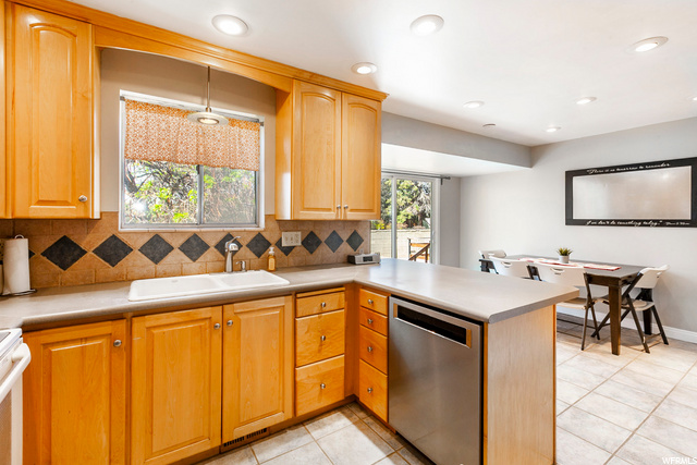 361 E 6770 S, Midvale, UT 84047 — photo 9