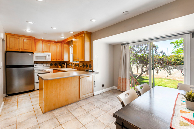 361 E 6770 S, Midvale, UT 84047 — photo 10