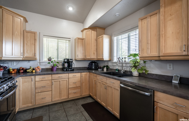 287 S 375 W, Providence, UT 84332 — photo 9