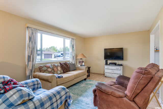 821 W 2550 N, Clinton, UT 84015 — photo 7