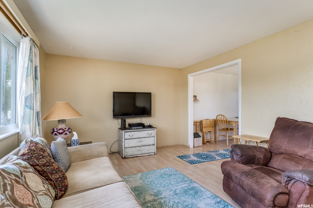 821 W 2550 N, Clinton, UT 84015 — photo 8