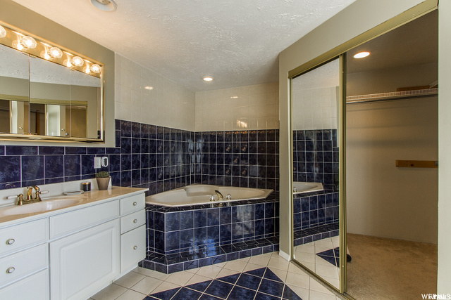 master bath upstairs