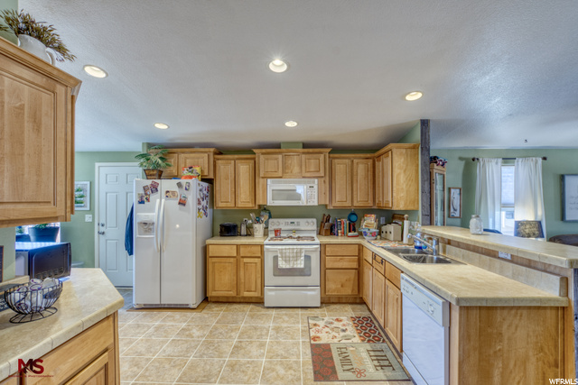 4226 E Juniper Cliffs Dr, Kanab, UT 84741 — photo 3