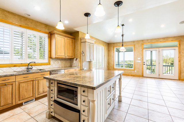 3205 E Lantern Hill Ct, Sandy, UT 84093 — photo 10