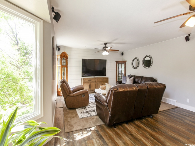 935 Edgewood Dr, Ogden, UT 84403 — photo 2