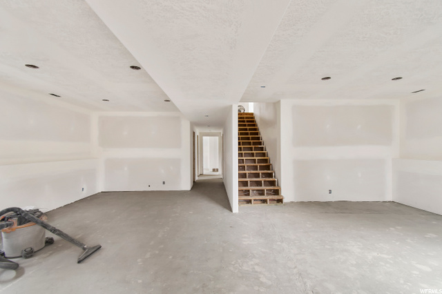 5729 S 2400 W, Roy, UT 84067 — photo 11
