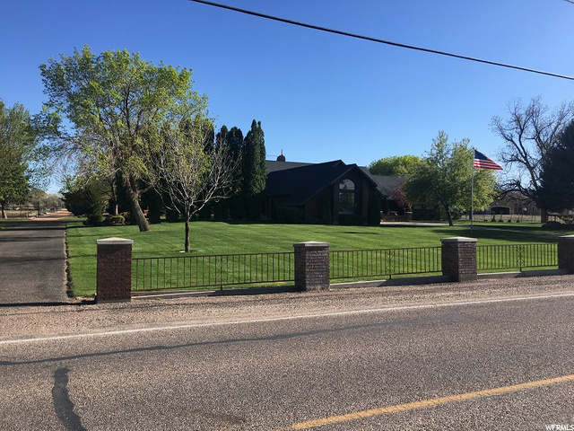 1900 E 2500 S, Vernal, UT 84078 — photo 2