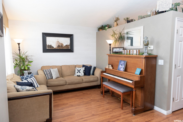 2083 N 2525 W, Clinton, UT 84015 — photo 3