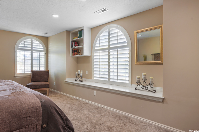 Window seating in Bedroom