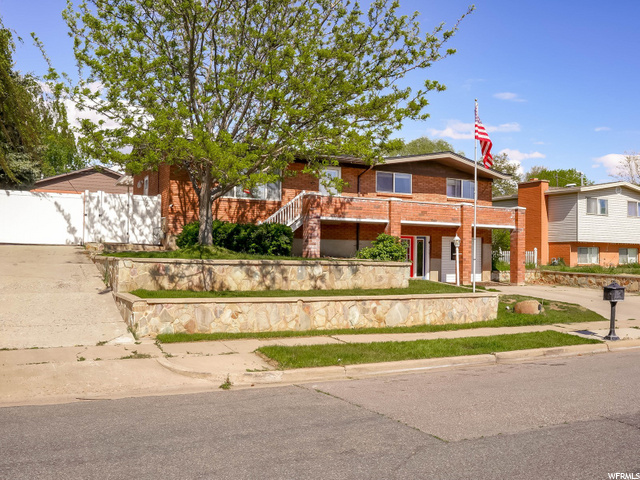 489 Barlow, Clearfield, UT 84015 — photo 2