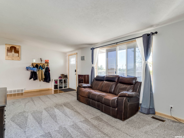 489 Barlow, Clearfield, UT 84015 — photo 5