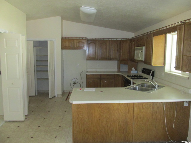 400 E Center St N, Meadow, UT 84644 — photo 6