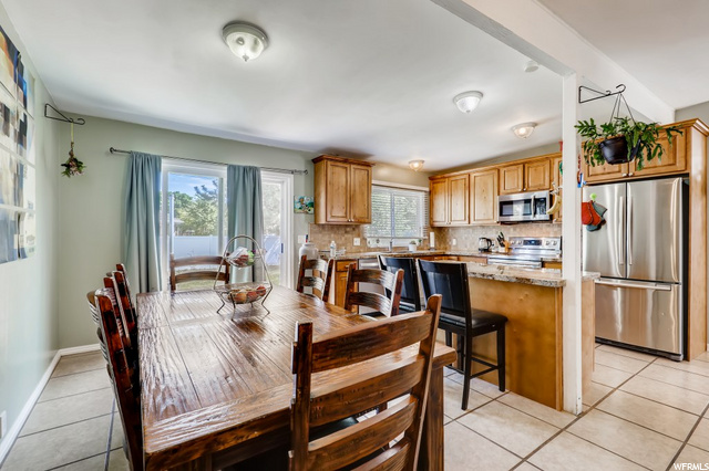 861 E Baker Dr, Midvale, UT 84047 — photo 6