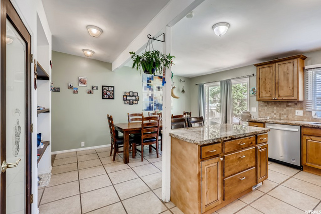 861 E Baker Dr, Midvale, UT 84047 — photo 8