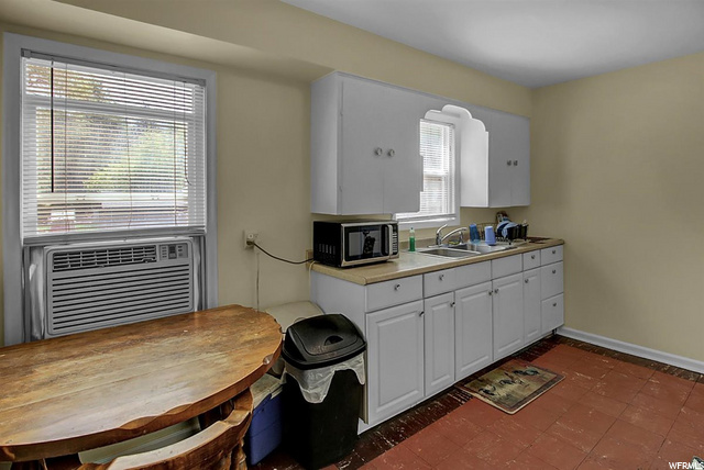 176 S 400 E, Logan, UT 84321 — photo 9
