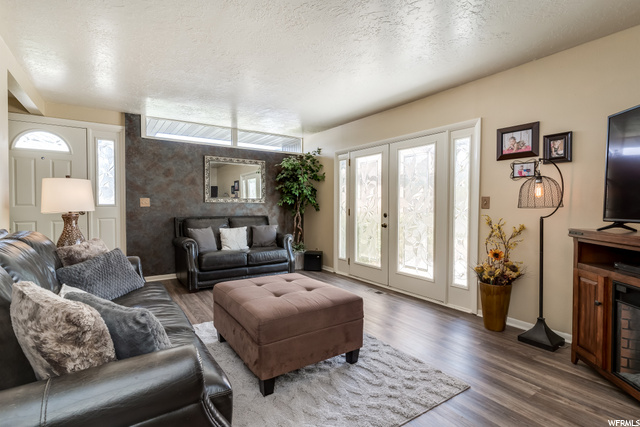 842 Aspen Dr E, Layton, UT 84041 — photo 4