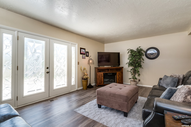 842 Aspen Dr E, Layton, UT 84041 — photo 3