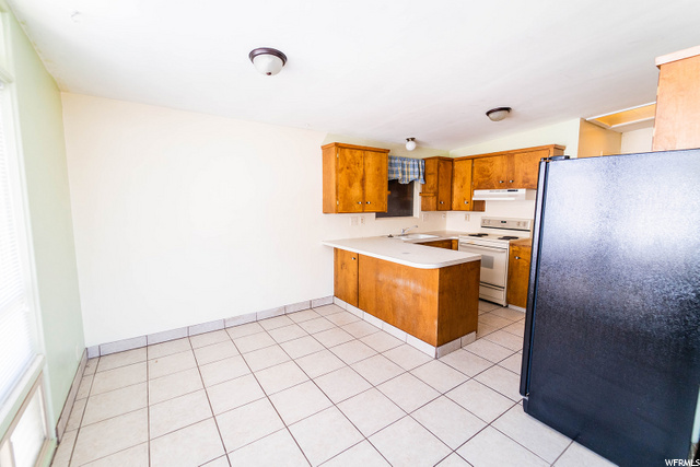 1077 Rose St, Logan, UT 84341 — photo 2