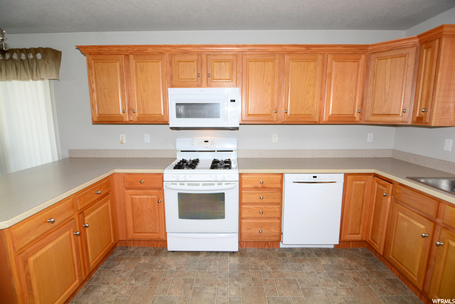 283 W 260 N, Hyde Park, UT 84318 — photo 5